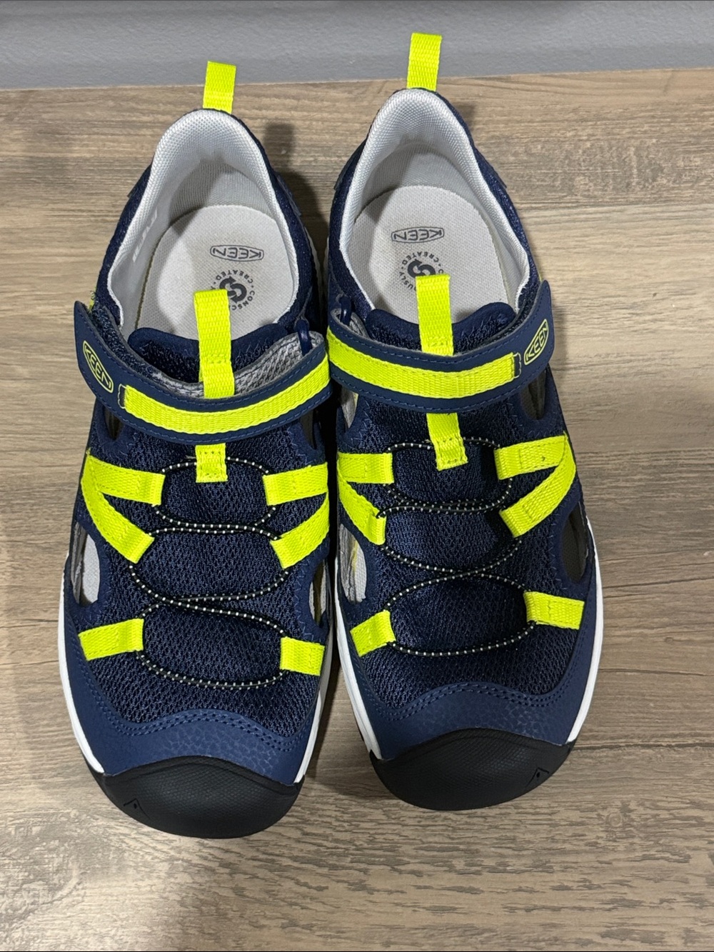 NEW Keen Kids Navy and Neon Yellow Sport Sandals, 5Y - Picture 3 of 5